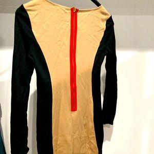 Like new! Long sleeve body-con dress. M
